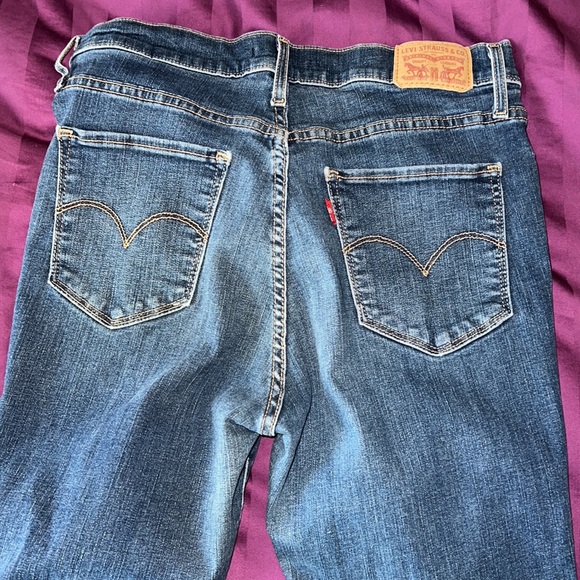 Levi’s - Picture 3 of 5